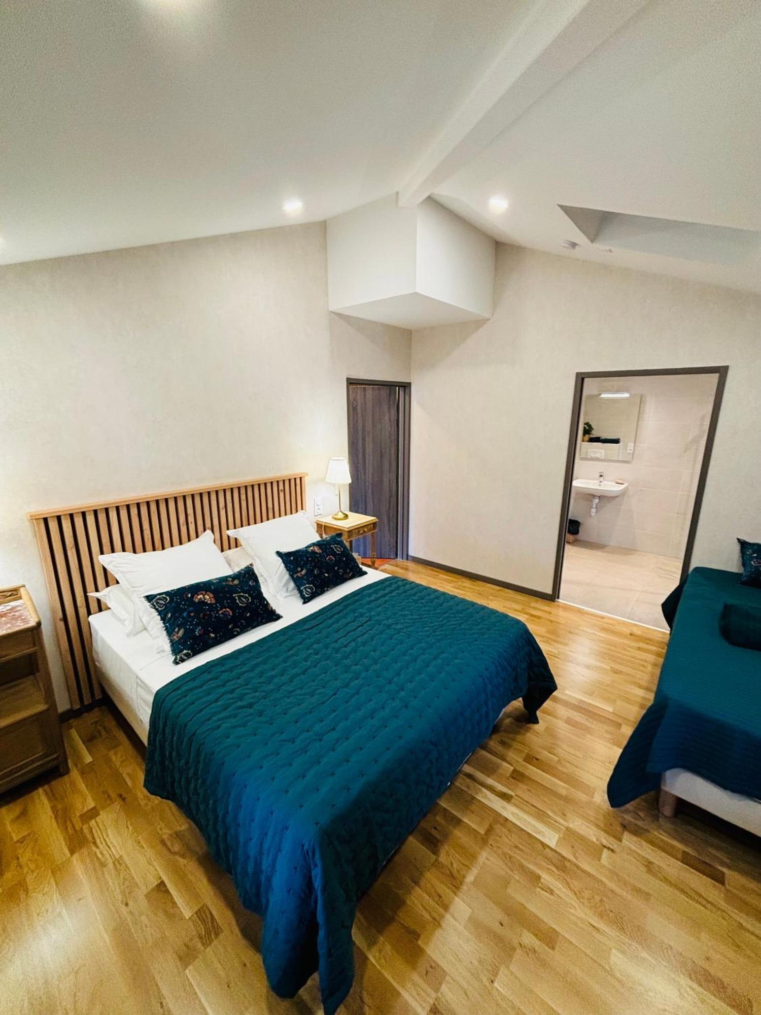 Les Pierres Roses Bed & Breakfast Coise ภายนอก รูปภาพ
